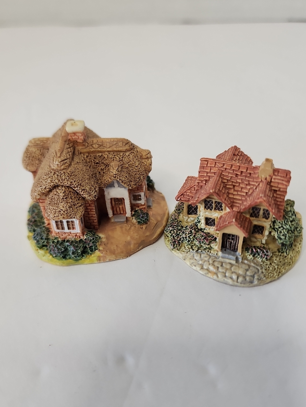 The ARISTOCRAT COLLECTION Miniature Cottage Figurines  Tan,Terracotta (2) Minis